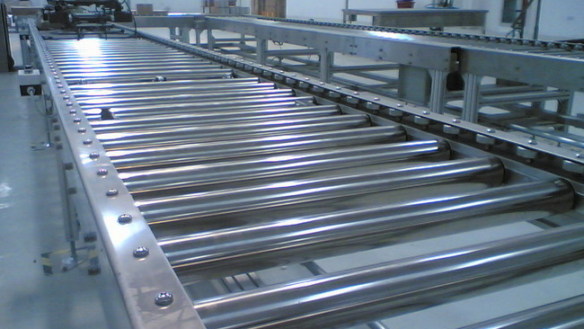 Roller Sideguide which keeps Pallets running within the track